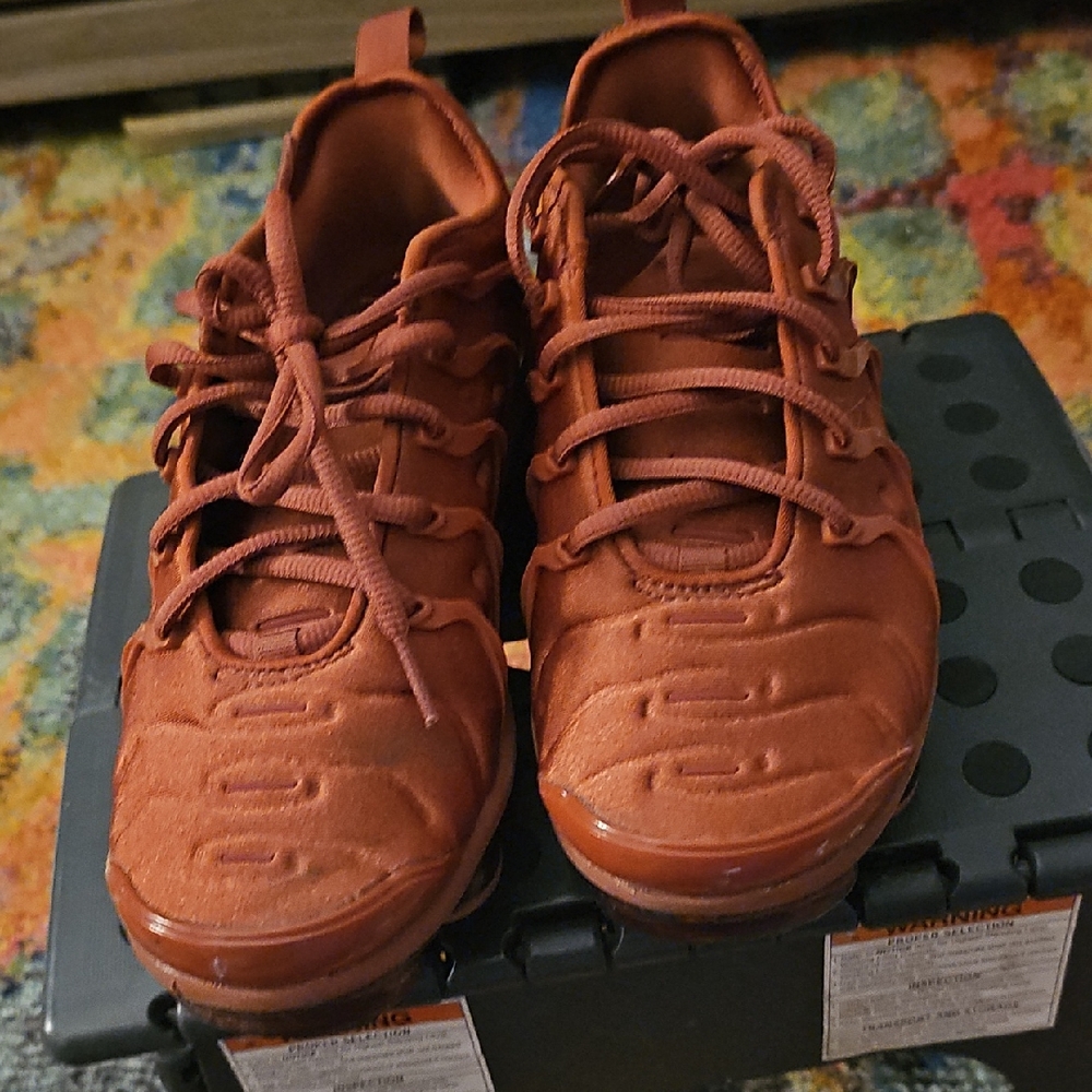 Nike Air Vapormax Plus 'Burgundy'  Sneakers